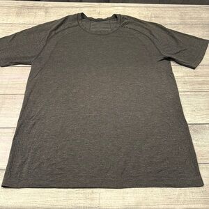 🍋Men’s Lululemon Metal Vent Tech short sleeve tee size M🍋